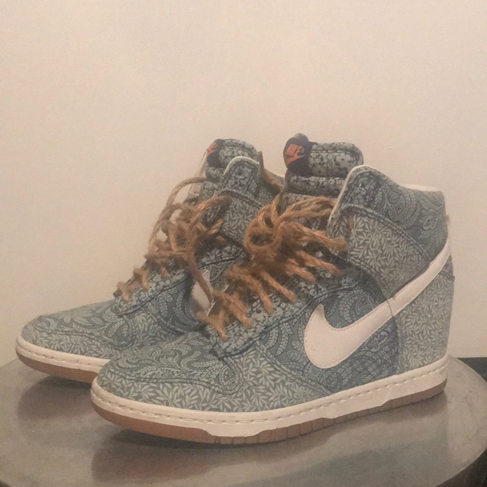 women’s Nike wedge sneakers